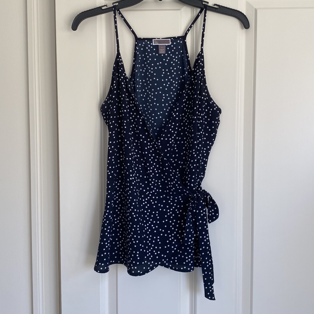 EUC dressy tank top wrap blouse with scalloped trim navy w/ white polka dots